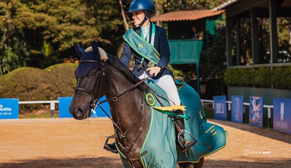 Flavia Neves e Ana Paula Matte vencem CBS Amador 